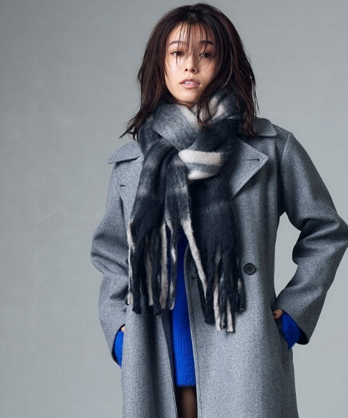 Pierrot（ピエロ）の「ふんわりフェイクウール柄アソートマフラー（マフラー・レディース・イエロー/ブルー/グリーン/ブラウン/グレー/ブラック/ブルー系その他・FREE）」の21枚目の写真