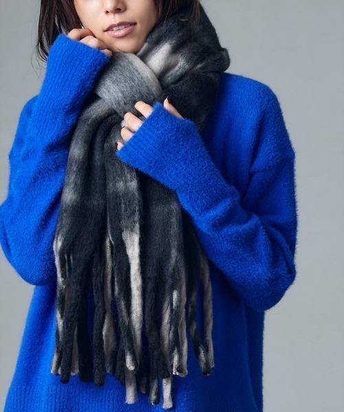 Pierrot（ピエロ）の「ふんわりフェイクウール柄アソートマフラー（マフラー・レディース・イエロー/ブルー/グリーン/ブラウン/グレー/ブラック/ブルー系その他・FREE）」の22枚目の写真