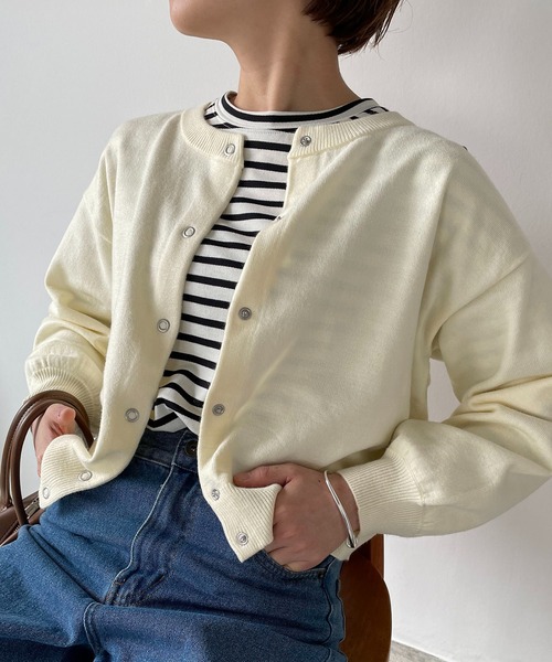 210nouve（トゥージュヌーブ）の「リングスナップショートカーディガン（カーディガン/ボレロ・レディース・アイボリー/ブラック/ブルー/ピンク・FREE）」の19枚目の写真