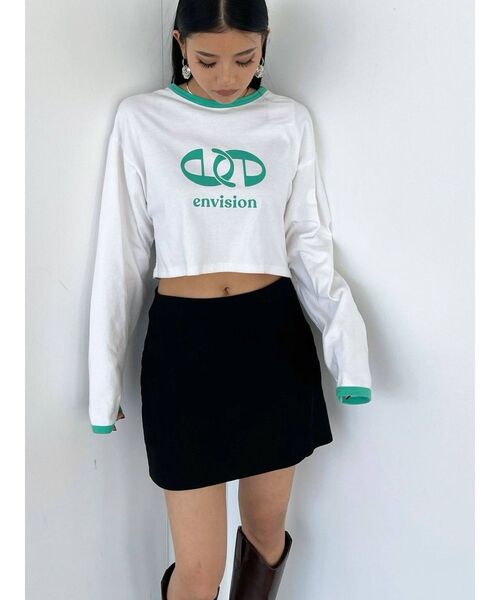 EMODA(エモダ)の「ショートマークロゴロングTシャツ(Tシャツ/カットソー・レディース・グリーン/ホワイト/ブラック/ブルー・FREE)」の15枚目の写真