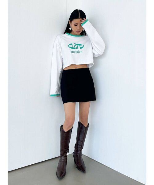 EMODA(エモダ)の「ショートマークロゴロングTシャツ(Tシャツ/カットソー・レディース・グリーン/ホワイト/ブラック/ブルー・FREE)」の16枚目の写真