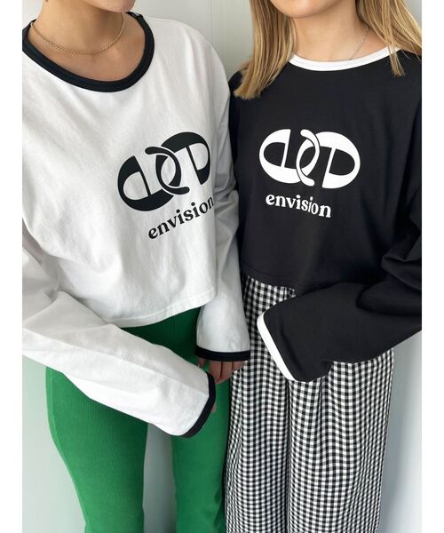 EMODA(エモダ)の「ショートマークロゴロングTシャツ(Tシャツ/カットソー・レディース・グリーン/ホワイト/ブラック/ブルー・FREE)」の20枚目の写真