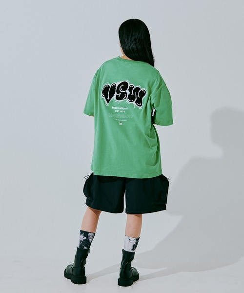 VISION STREET WEAR(ヴィジョンストリートウェア)の「【VISION STREET WEAR】グラフィック刺繍Tシャツ(Tシャツ/カットソー・レディース・ホワイト系3/ブラック系2/ブラック系4/ホワイト系1/ホワイト系2/ピンク/ホワイト系4/ブラック系1/ブラック系3/グリーン・MEDIUM/LARGE/X-LARGE)」の12枚目の写真