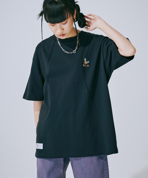 VISION STREET WEAR(ヴィジョンストリートウェア)の「【VISION STREET WEAR】グラフィック刺繍Tシャツ(Tシャツ/カットソー・レディース・ホワイト系3/ブラック系2/ブラック系4/ホワイト系1/ホワイト系2/ピンク/ホワイト系4/ブラック系1/ブラック系3/グリーン・MEDIUM/LARGE/X-LARGE)」の17枚目の写真