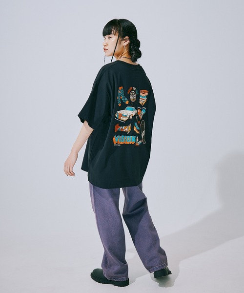 VISION STREET WEAR(ヴィジョンストリートウェア)の「【VISION STREET WEAR】グラフィック刺繍Tシャツ(Tシャツ/カットソー・レディース・ホワイト系3/ブラック系2/ブラック系4/ホワイト系1/ホワイト系2/ピンク/ホワイト系4/ブラック系1/ブラック系3/グリーン・MEDIUM/LARGE/X-LARGE)」の16枚目の写真