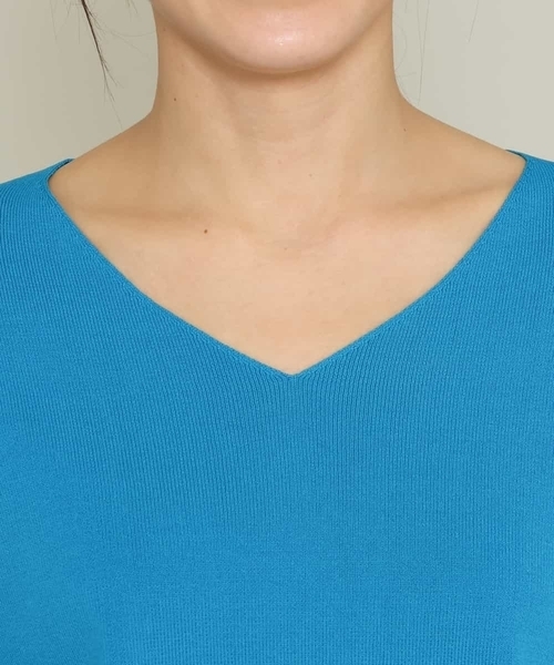 a.v.v（アーヴェヴェ）の「【洗濯機で洗える/UVカット】Vネックパフスリーブニット（ニット/セーター・レディース・アイボリー/ブラック/ブルー/ライトグレー/ライトグリーン/ピンク/ミント・36/38/40/34/42）」の16枚目の写真