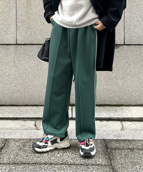 CPCM（シーピーシーエム）の「配色パイピングトラックパンツ（スウェットパンツ・メンズ・ベージュ/ブルー/グリーン・FREE）」の8枚目の写真