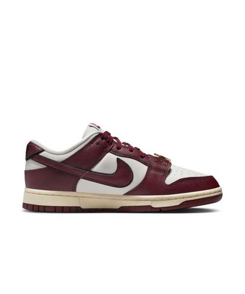NIKE(ナイキ)の「ナイキ ダンク LOW SE ウィメンズシューズ / Nike Dunk Low SE Women's Shoes<22.5-29cm 展開>(スニーカー・レディース・クリーム・23/24/25/26/27/28/22/29/28.5/25.5/26.5/27.5/22.5/24.5/23.5)」の3枚目の写真