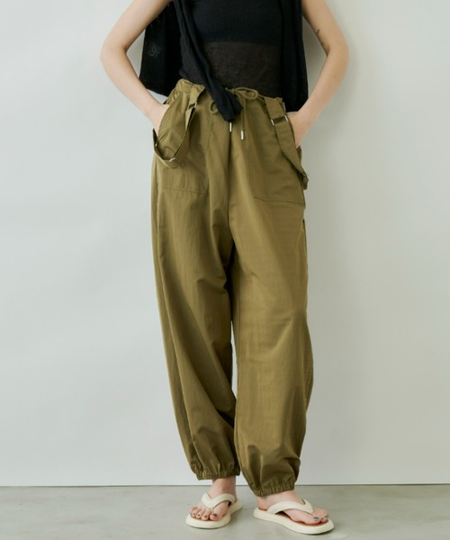 Unitage（ユニテージ）の「パラシュートパンツ（カーゴパンツ・レディース・ブラック/アイボリー/カーキ・FREE）」の3枚目の写真