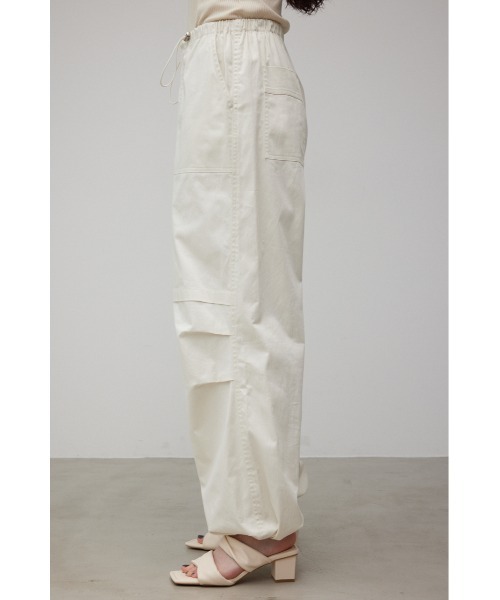 AZUL by moussy（アズールバイマウジー）の「LOOSE CARGO PANTS/ルースカーゴパンツ（カーゴパンツ・レディース・ライトパープル/オフホワイト/ブラック・SMALL/MEDIUM）」の19枚目の写真