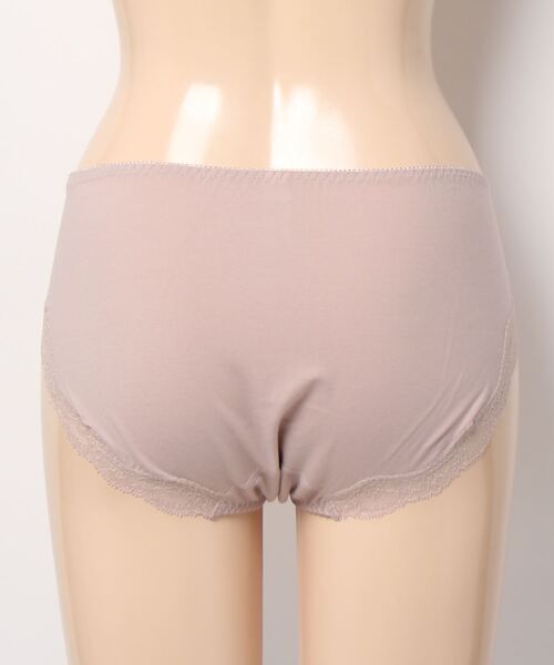 Triumph（トリンプ）の「トリンプストーリー557 レギュラーショーツ【LLサイズ】TR557 Hikini（ショーツ・レディース・ベージュ/ブラック・LL）」の3枚目の写真