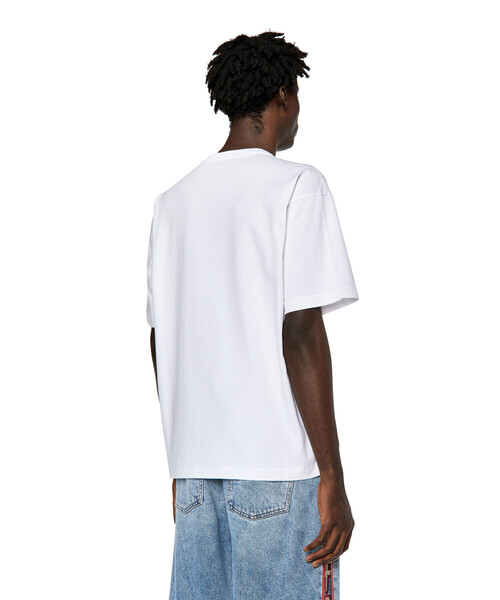 DIESEL（ディーゼル）の「メンズ Tシャツ ボックスロゴ カッティング