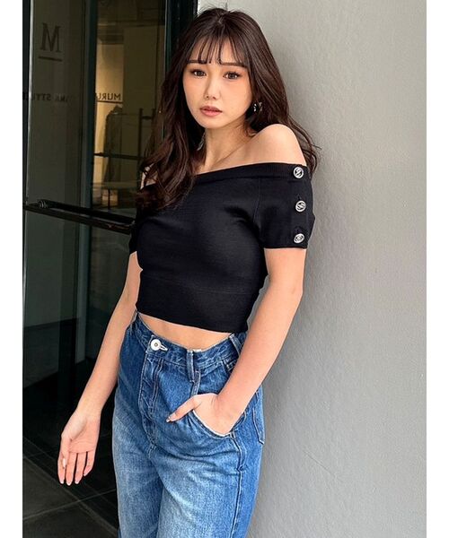 GYDA（ジェイダ）の「オフショルGGボタンニットTOPS（ニット/セーター・レディース・その他1/ブラック・FREE）」の4枚目の写真