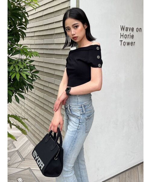 GYDA（ジェイダ）の「オフショルGGボタンニットTOPS（ニット/セーター・レディース・その他1/ブラック・FREE）」の13枚目の写真