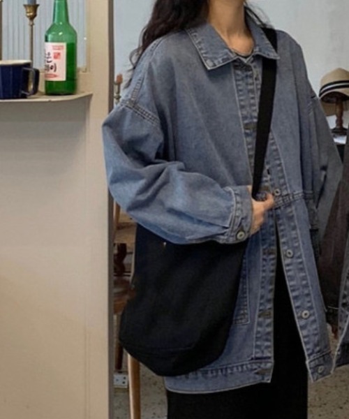 SHEENA(シーナ)の「オーバーサイズデニムジャケット(デニムジャケット・レディース・ブラック/ブルー・M)」の6枚目の写真