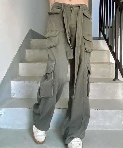 Chick(チック)の「▲Loose Fit Vintage Military Cargo Pants / ルーズフィット ヴィンテージ ワーク カーゴパンツ(カーゴパンツ・メンズ・ブラック/カーキ・L/XL)」の2枚目の写真