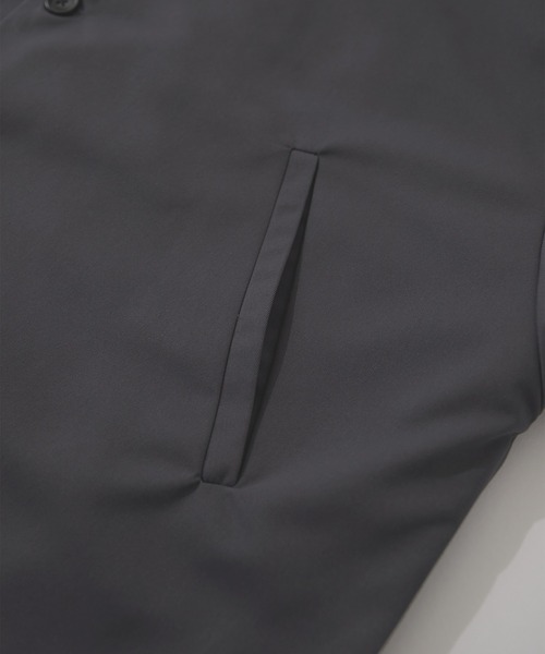 cussil（クシル）の「【cussil/クシル】ドレスツイル 2wayハイネックワイドスリーブジャケット（ブルゾン・メンズ・チャコールグレー/ブラック・M/L/S）」の4枚目の写真