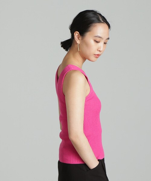 FREE'S MART（フリーズマート）の「◆ミニブークレＶネックニットタンクトップ（タンクトップ・レディース・ホワイト/ブラック/ピンク/グリーン・FREE）」の21枚目の写真