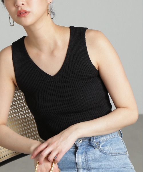 FREE'S MART（フリーズマート）の「◆ミニブークレＶネックニットタンクトップ（タンクトップ・レディース・ホワイト/ブラック/ピンク/グリーン・FREE）」の5枚目の写真