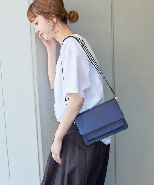 B.C STOCK（ベーセーストック）の「《追加》ラインテープショルダー（ショルダーバッグ・レディース・ブラック/アイボリー/シルバー/ネイビー・FREE）」の7枚目の写真