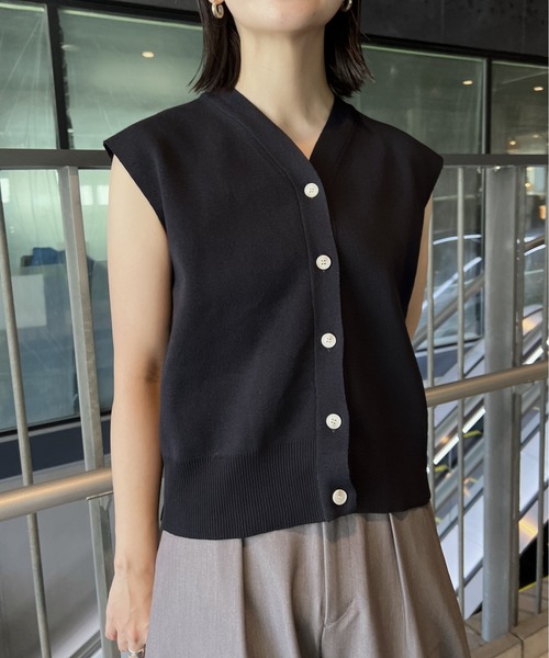 A part by（アパートバイ）の「Vネックノースリーブ（ニット/セーター