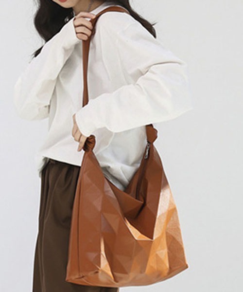 SVEC（シュベック）の「ポリゴン ショルダーバッグ（ショルダーバッグ・レディース・ブラウン/ホワイト/ブラック・FREE）」の14枚目の写真