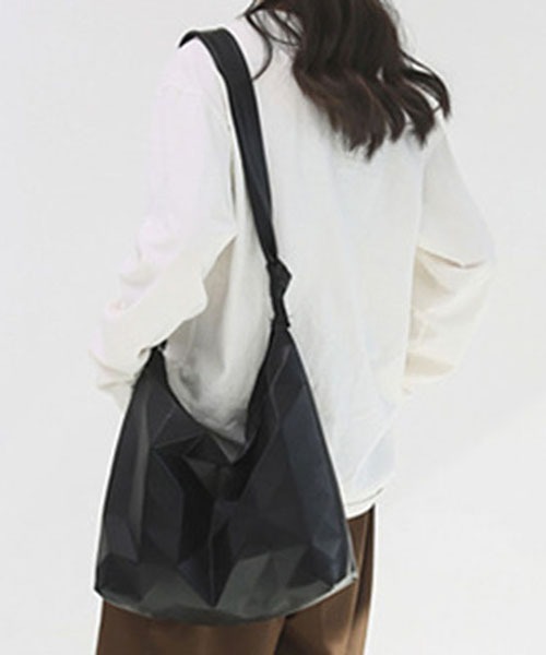 SVEC（シュベック）の「ポリゴン ショルダーバッグ（ショルダーバッグ・レディース・ブラウン/ホワイト/ブラック・FREE）」の9枚目の写真