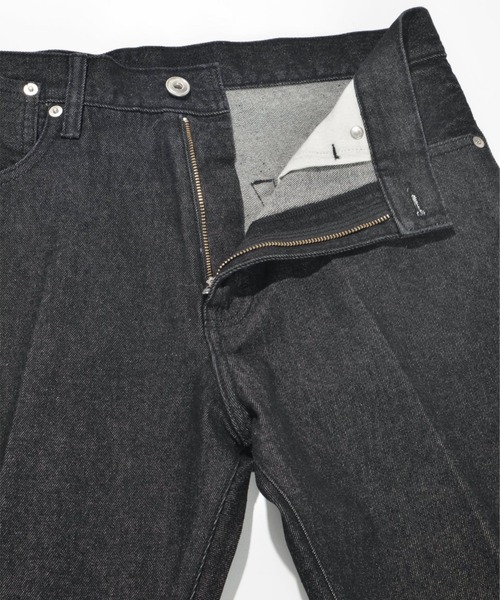 SUPERTHANKS(スーパーサンクス)の「フレアシルエットデニムパンツ/Washed flared denim trousers(デニムパンツ・メンズ・ブラック・M/L/S)」の10枚目の写真