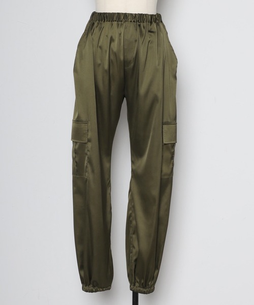 サテンカーゴパンツ