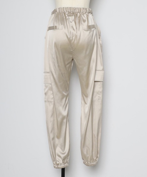 サテンカーゴパンツ
