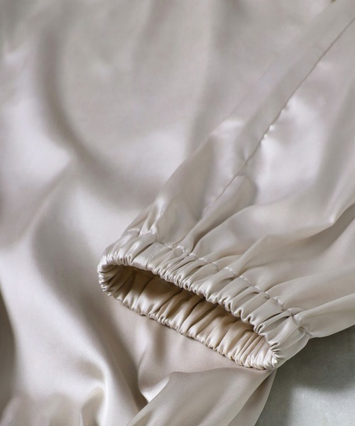 サテンカーゴパンツ