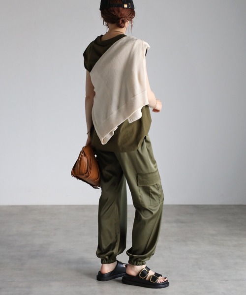 サテンカーゴパンツ