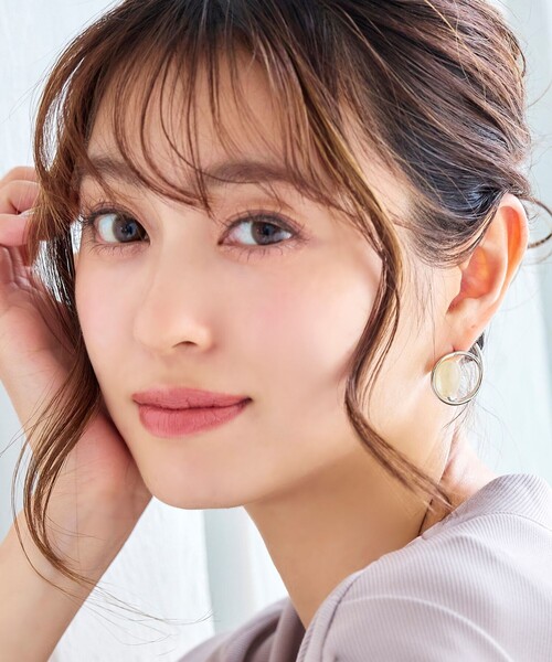 Tiaclasse(ティアクラッセ)の「カラーアクリル+フープピアス(ピアス(両耳用)・レディース・ベージュ系その他/ホワイト/ベージュ/カーキ/グレー・FREE)」の16枚目の写真