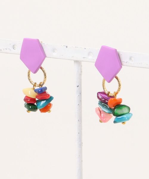 tone(トーン)の「【atelier*mio】ポリマークレイ × シェルビジュー costume jewelry ピアス(ピアス(両耳用)・レディース・ブラック/レッド/グリーン/イエロー/パープル/グリーン系その他/ブラック系その他/パープル系その他/ブルー・FREE)」の7枚目の写真
