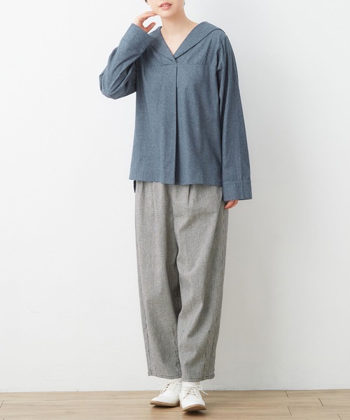 Viola e Viola(ヴィオラエヴィオラ)の「セーラースキッパー衿ブラウス(シャツ/ブラウス・レディース・ベージュ/ブラック/ネイビー・LL/L/3L/M)」の10枚目の写真