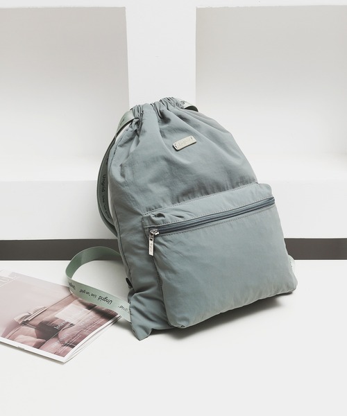 Ungrid(アングリッド)の「【Ungrid/アングリッド】撥水軽量ソフトナイロン ロゴテープナップサック スポーツジムバッグ(バックパック/リュック・レディース・ブラック/アイボリー/グレイッシュベージュ/ブルーグレー/ミント/ブラック×ホワイト/ホワイト×ブラック・FREE)」の7枚目の写真