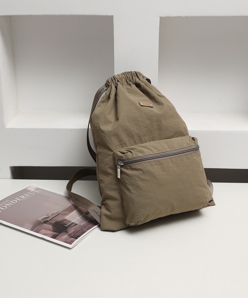 Ungrid(アングリッド)の「【Ungrid/アングリッド】撥水軽量ソフトナイロン ロゴテープナップサック スポーツジムバッグ(バックパック/リュック・レディース・ブラック/アイボリー/グレイッシュベージュ/ブルーグレー/ミント/ブラック×ホワイト/ホワイト×ブラック・FREE)」の10枚目の写真