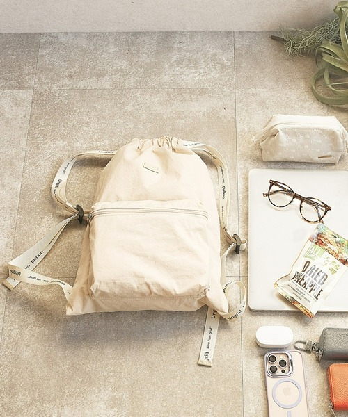 Ungrid(アングリッド)の「【Ungrid/アングリッド】撥水軽量ソフトナイロン ロゴテープナップサック スポーツジムバッグ(バックパック/リュック・レディース・ブラック/アイボリー/グレイッシュベージュ/ブルーグレー/ミント/ブラック×ホワイト/ホワイト×ブラック・FREE)」の14枚目の写真