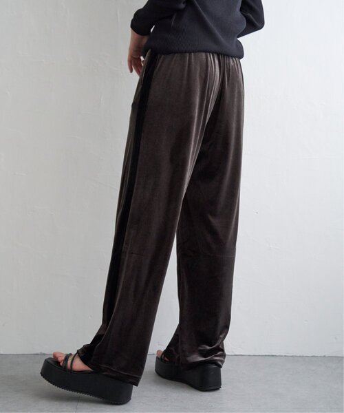 VENCEEXCHANGE（ヴァンスエクスチェンジ）の「ベロアラインパンツ（その他パンツ・レディース・グレー/ブラック/ブラウン・FREE）」の3枚目の写真