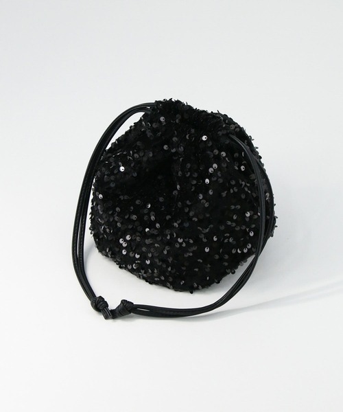 Gready Brilliant（グレディブリリアン）の「スパンコール巾着（クラッチバッグ・レディース・ブラック・FREE）」の4枚目の写真