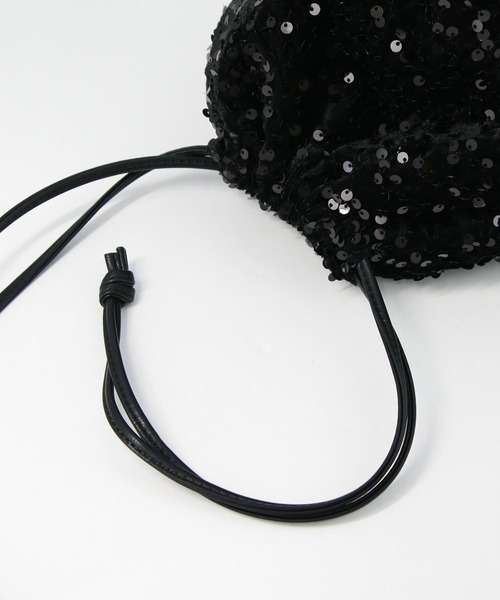 Gready Brilliant（グレディブリリアン）の「スパンコール巾着（クラッチバッグ・レディース・ブラック・FREE）」の9枚目の写真