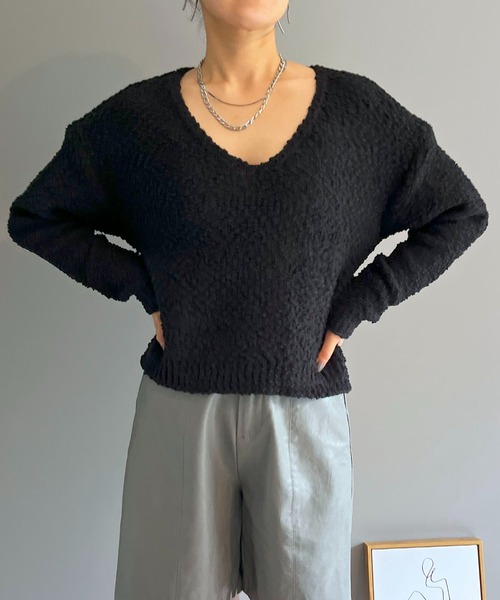 Jewelobe（ジュエローブ）の「ゆるシルエットVネックブークレーニット（ニット/セーター・レディース・ブルー/ホワイト/ブラック・FREE）」の3枚目の写真