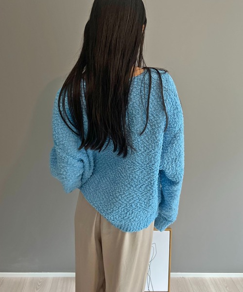 Jewelobe（ジュエローブ）の「ゆるシルエットVネックブークレーニット（ニット/セーター・レディース・ブルー/ホワイト/ブラック・FREE）」の6枚目の写真