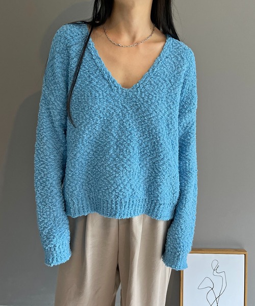 Jewelobe（ジュエローブ）の「ゆるシルエットVネックブークレーニット（ニット/セーター・レディース・ブルー/ホワイト/ブラック・FREE）」の7枚目の写真