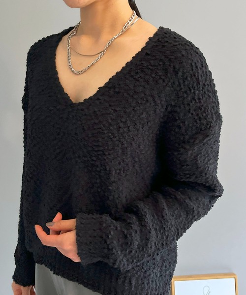 Jewelobe（ジュエローブ）の「ゆるシルエットVネックブークレーニット（ニット/セーター・レディース・ブルー/ホワイト/ブラック・FREE）」の11枚目の写真