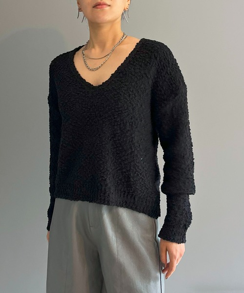 Jewelobe（ジュエローブ）の「ゆるシルエットVネックブークレーニット（ニット/セーター・レディース・ブルー/ホワイト/ブラック・FREE）」の13枚目の写真