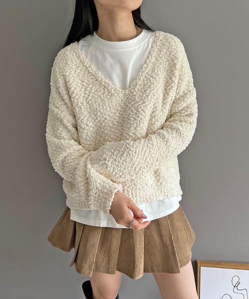 Jewelobe（ジュエローブ）の「ゆるシルエットVネックブークレーニット（ニット/セーター・レディース・ブルー/ホワイト/ブラック・FREE）」の20枚目の写真