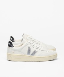 VEJA / "V-90" スニーカー