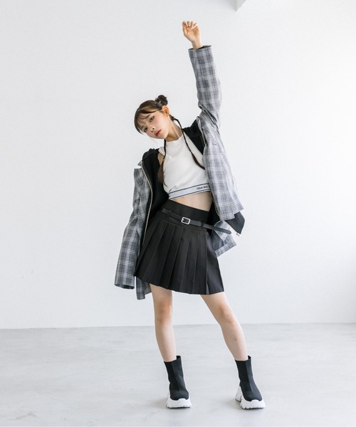 OLIVE des OLIVE（オリーブデオリーブ）の「細ベルト付きプリーツスカート　1032010090（スカート・レディース・チェック/ワンウォッシュ/チャコールグレー/ブラック・FREE）」の5枚目の写真