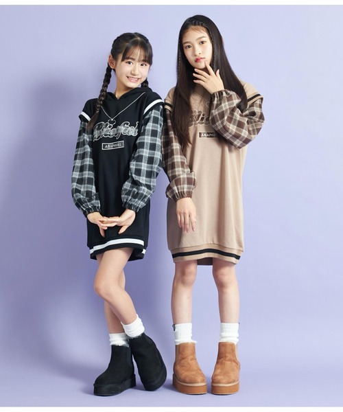 ANAP GiRL(アナップガール)の「くまチェックレイヤード裏毛ワンピネックレス付(ワンピース・キッズ・ベージュ/ブラック・XS/S)」の19枚目の写真